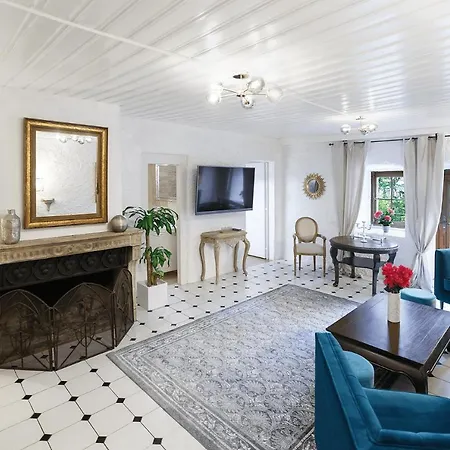 Apartment Chateau Du Chatelard | 2 Persons