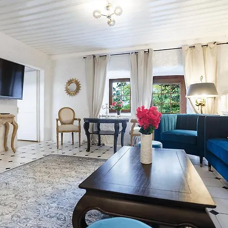 Chateau Du Chatelard | 2 Persons Apartment *