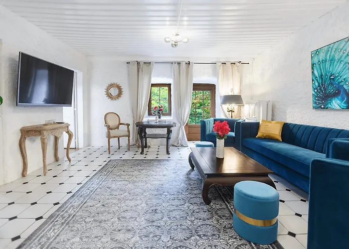 Chateau Du Chatelard | 2 Persons مونترو